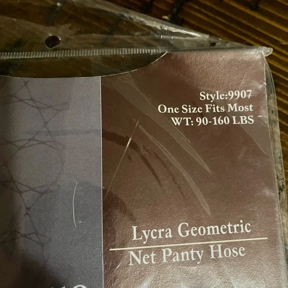 Leg Avenue Black Geometric Net Pantyhose - Picture 3 of 3